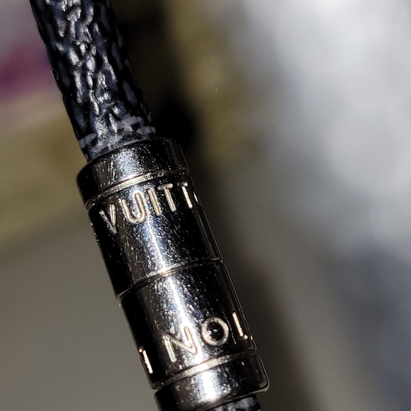 Authentic Louis Vuitton Bracelete Men's/Women's in Damier Graphite - Picture 4 of 5